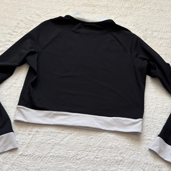 Nike Black/White Cropped Long Sleeve Athletic Top Size L - Picture 8 of 8